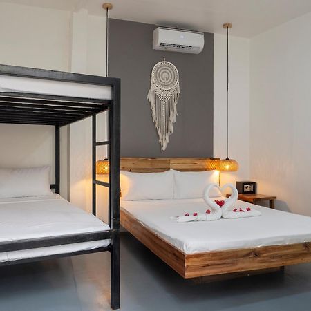 Sip Sunset Hostel And Lounge El Nido Esterno foto