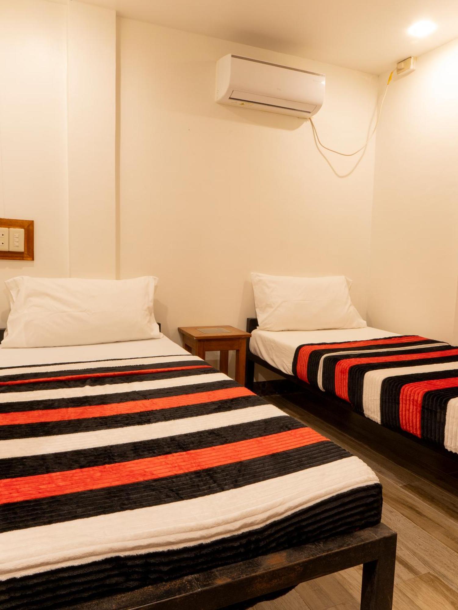 Sip Sunset Hostel And Lounge El Nido Esterno foto